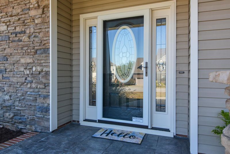 168 Sharpstone Ln, Clayton, NC 27527