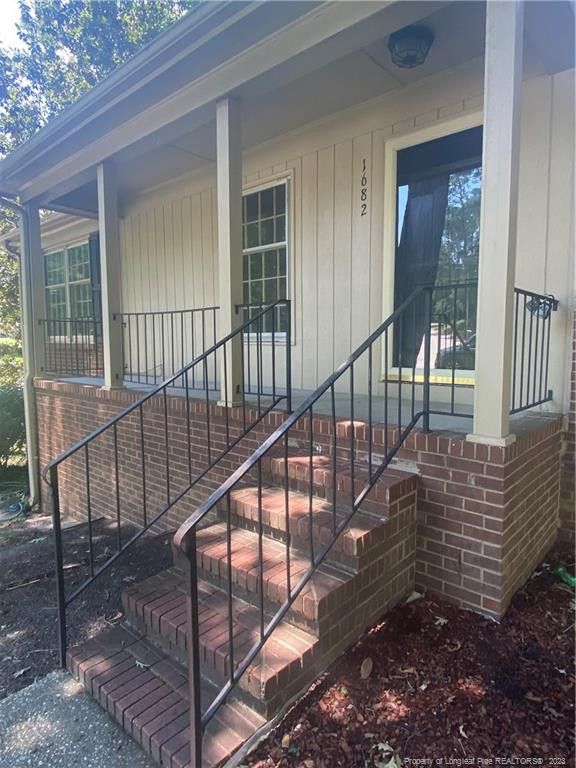 1682 Tryon Dr, Fayetteville, NC 28303