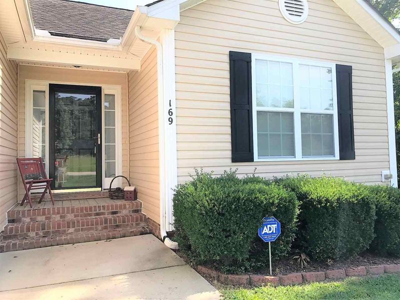 169 Fox Chase Ln, Smithfield, NC 27577