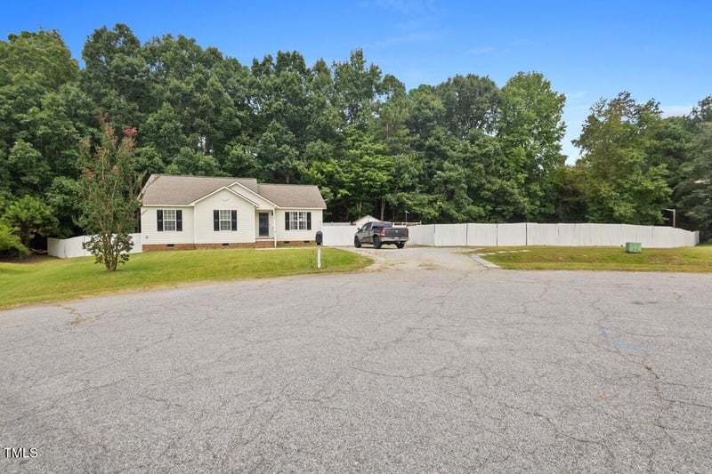 169 Montesino Dr, Raleigh, NC 27603