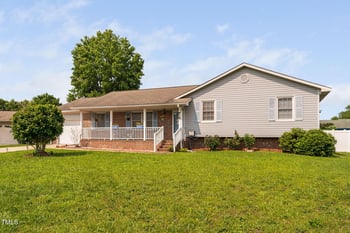 1690 Montrose Dr, Fayetteville, NC 28314