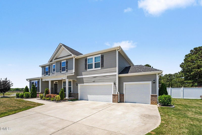 17 Barton Bay Ln, Clayton, NC 27520