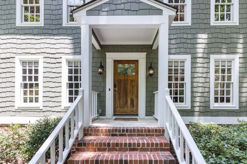 17 E Bayberry Ct, Durham, NC 27713