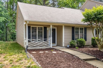 17 Crystal Oaks Ct, Durham, NC 27707