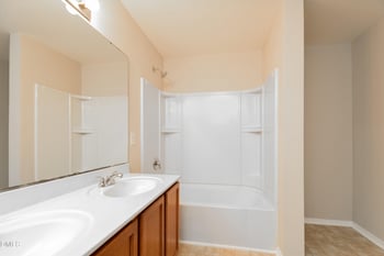 17 Eddy Trl, Durham, NC 27703