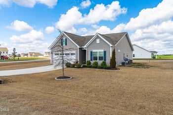 17 Geneva Cir, Benson, NC 27504