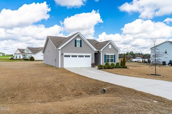 17 Geneva Cir, Benson, NC 27504