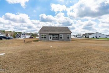 17 Geneva Cir, Benson, NC 27504