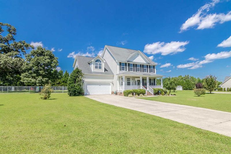17 Greenlyn Dr, Clayton, NC 27527