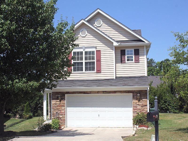 17 Grosbeak Ln SW, Durham, NC 27713