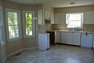 17 Hummingbird Ln, Durham, NC 27712