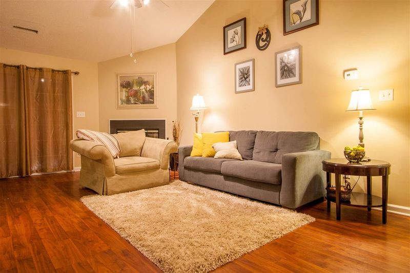 17 N Indian Creek Pl, Durham, NC 27703