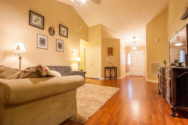 17 N Indian Creek Pl, Durham, NC 27703
