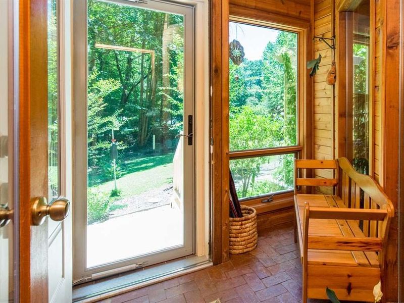 17 Logging Trl, Durham, NC 27707