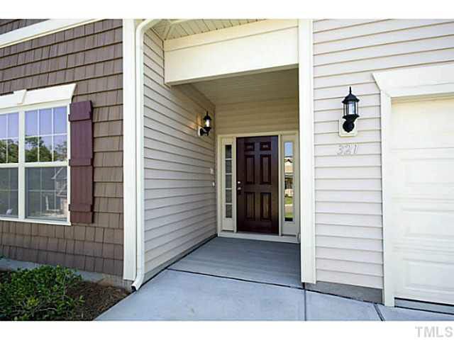 17 Mcguire Ln, Clayton, NC 27527