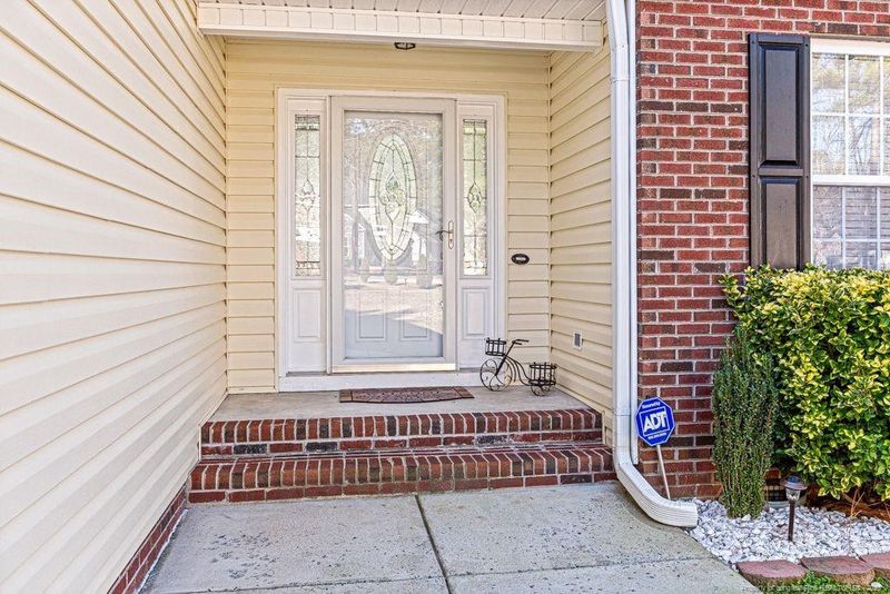 17 Mill Rn, Sanford, NC 27332