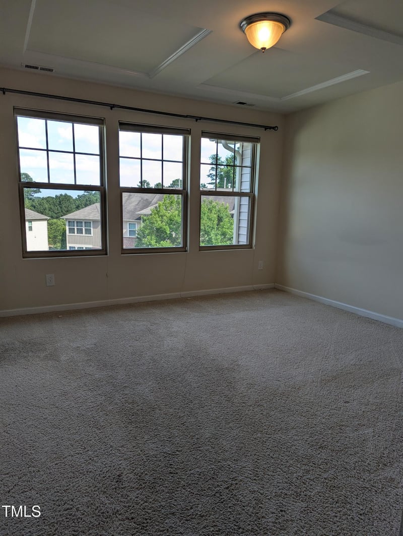 17 Pilatus Dr, Durham, NC 27705