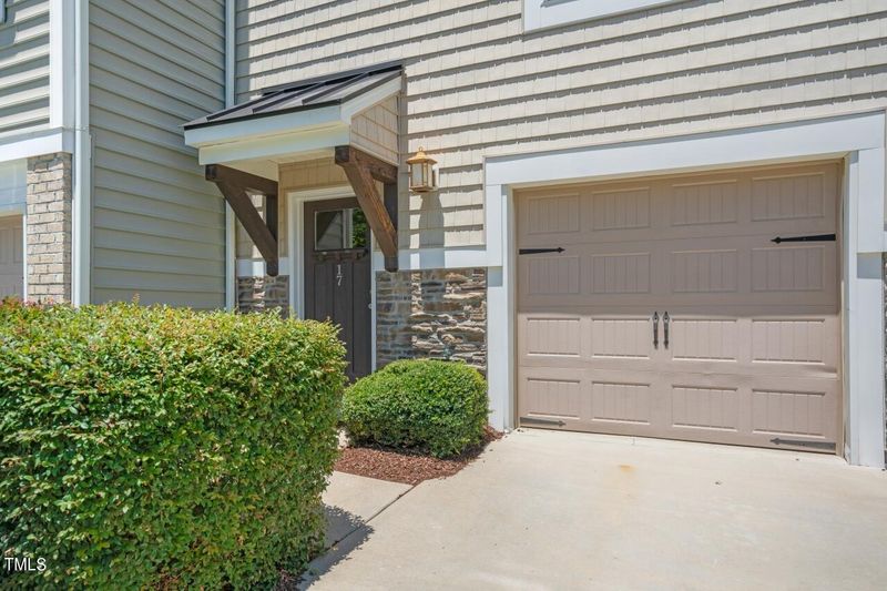 17 Prairie View Ct, Durham, NC 27703