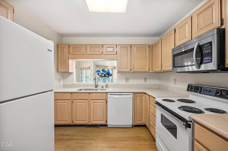 17 Renwick Ct, Raleigh, NC 27615