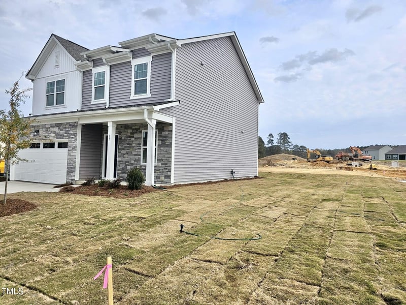 17 Rolling Banks Dr, Louisburg, NC 27549