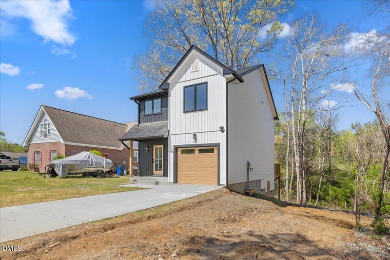 17 Runneymede Pl, Smithfield, NC 27577