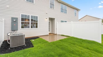 17 Rusling Leaf Dr, Fuquay Varina, NC 27526