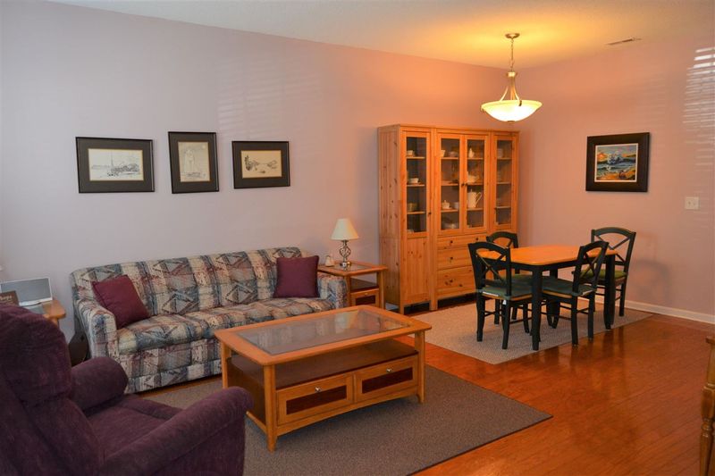 17 Sharpstone Ln, Durham, NC 27703