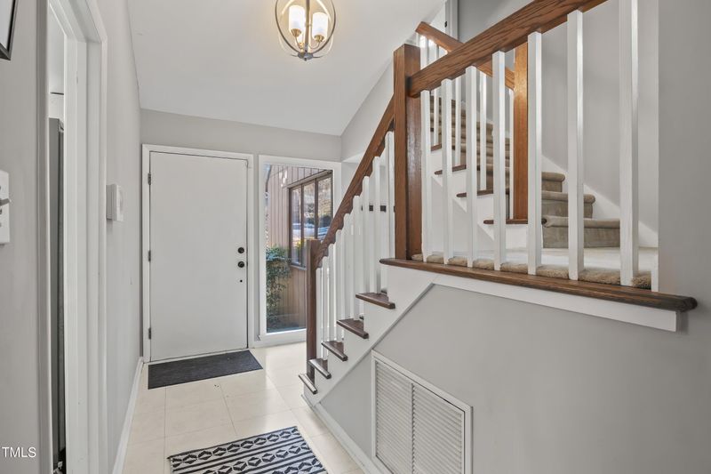 17 Stoneridge Cir, Durham, NC 27705