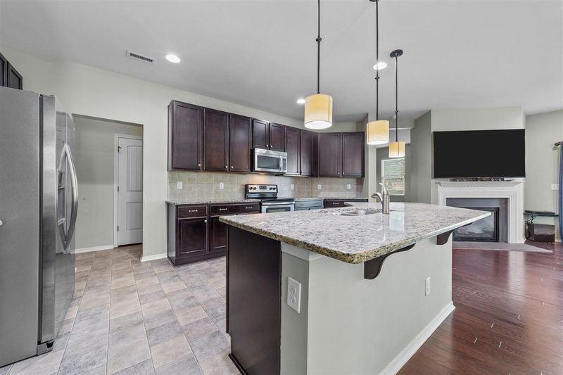 17 Tabernacle Ct, Durham, NC 27703