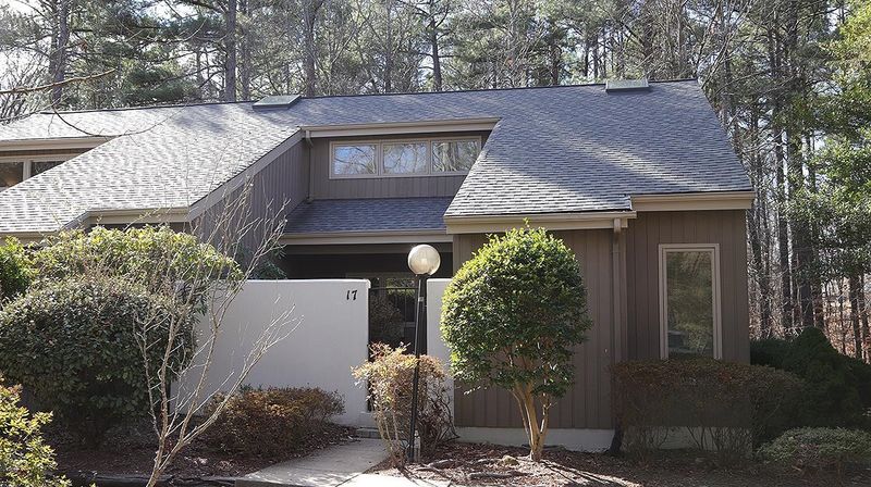 17 Tottenham Ln, Chapel Hill, NC 27517
