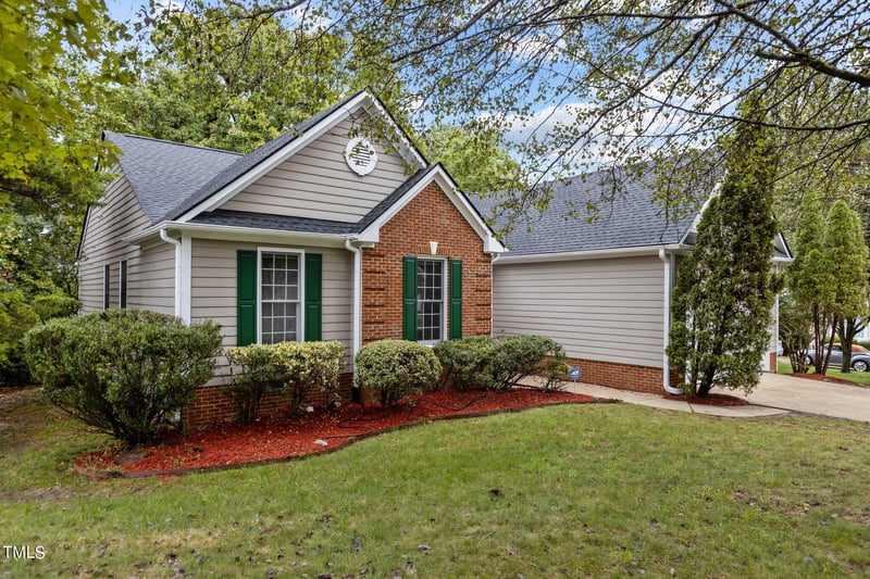 17 Vestrial Ln, Durham, NC 27703