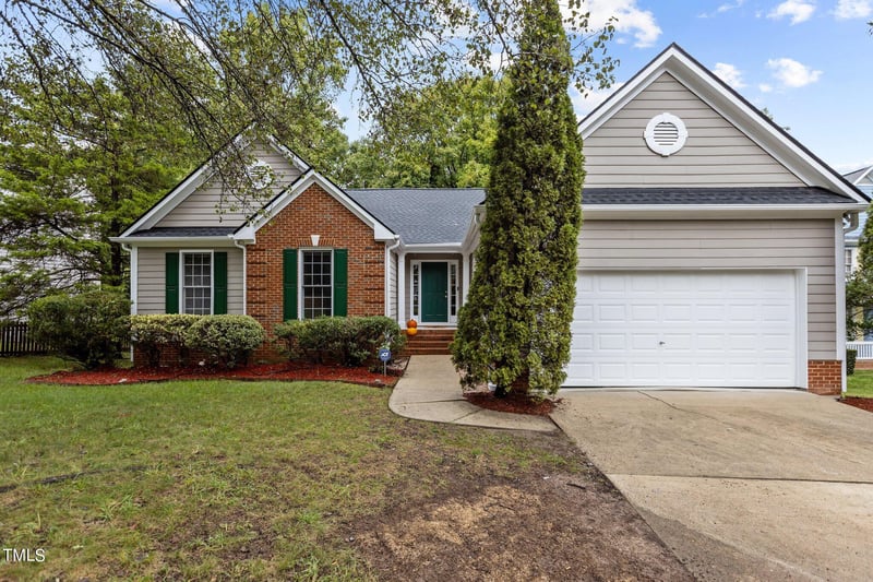 17 Vestrial Ln, Durham, NC 27703