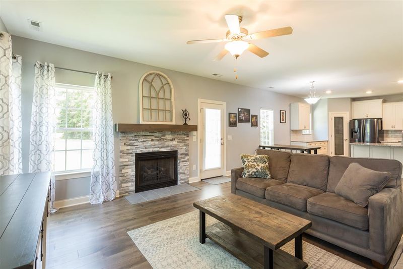 17 Vienna Ct, Angier, NC 27501