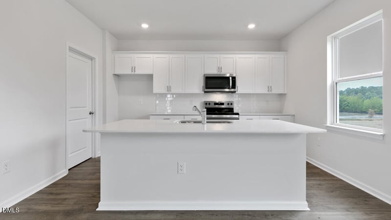 170 Babbling Creek Dr, Youngsville, NC 27596