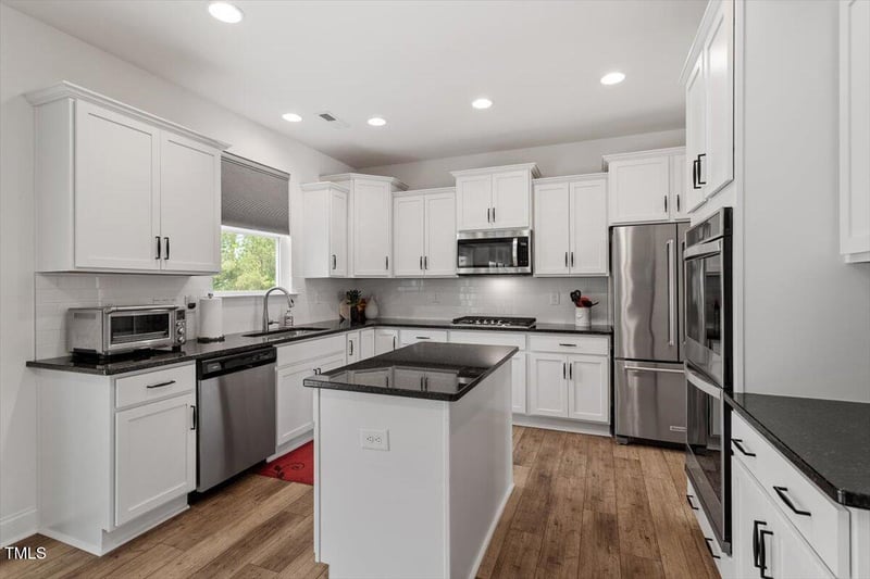 170 Creekhaven Dr, Angier, NC 27501