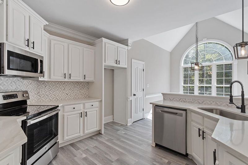 170 Fleming Forest Dr, Youngsville, NC 27596