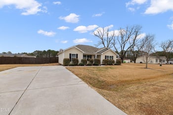 170 Johnston Farms Dr, Smithfield, NC 27577