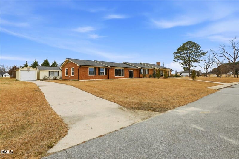 170 Jp Dr, Smithfield, NC 27577