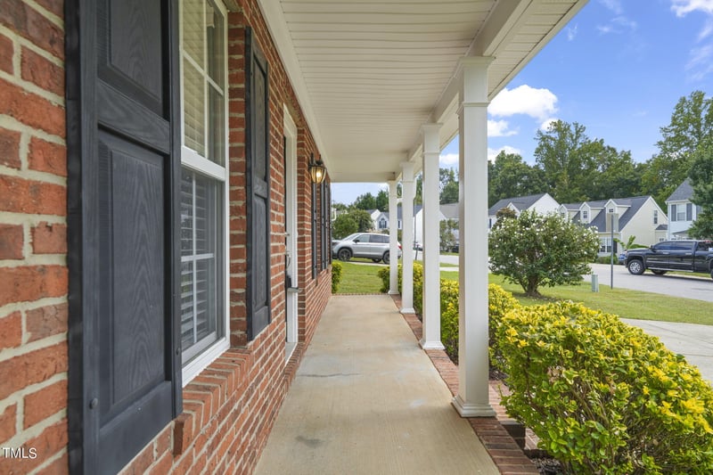 1700 Crag Burn Ln, Raleigh, NC 27604