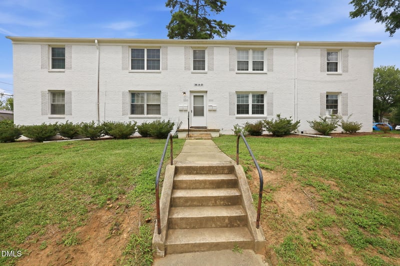1700 W Front St, Burlington, NC 27215