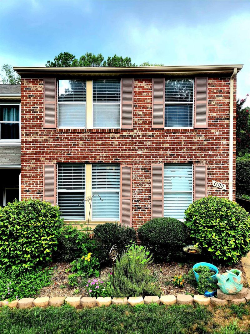 1700 Ithaca Ln, Raleigh, NC 27606