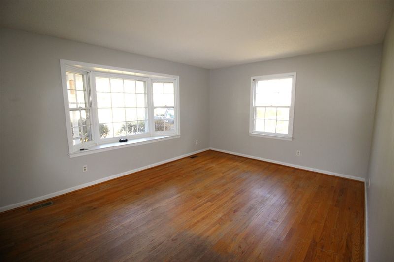 1701 Chestnut St, Apex, NC 27502