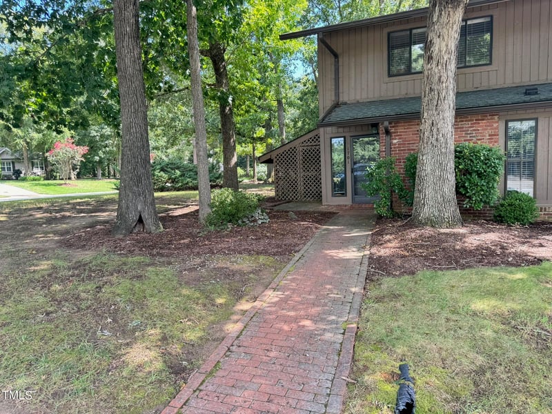 1701 Oak Tree Dr, Chapel Hill, NC 27517