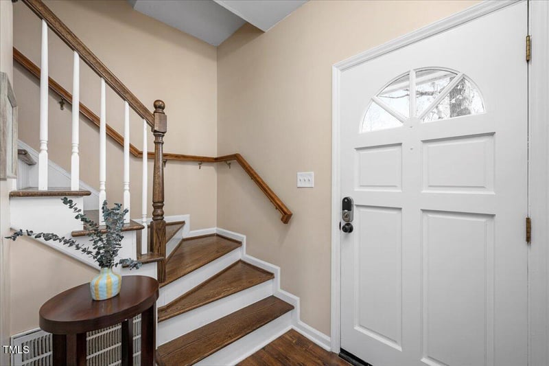 1701 Point O Woods Ct, Raleigh, NC 27604