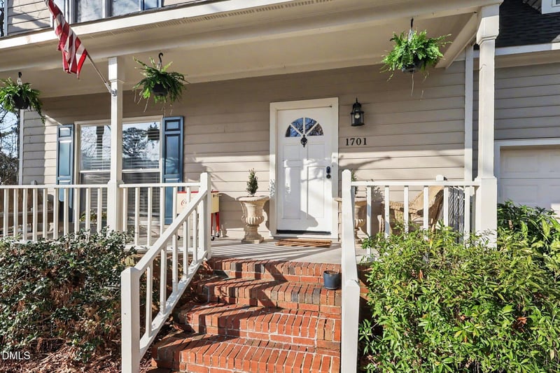 1701 Point Owoods Ct, Raleigh, NC 27604
