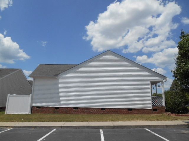 1701 Stroll Cir, Fuquay Varina, NC 27526