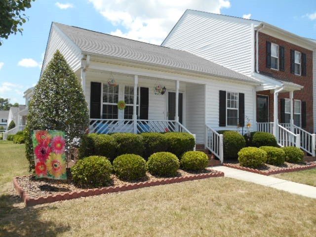 1701 Stroll Cir, Fuquay Varina, NC 27526