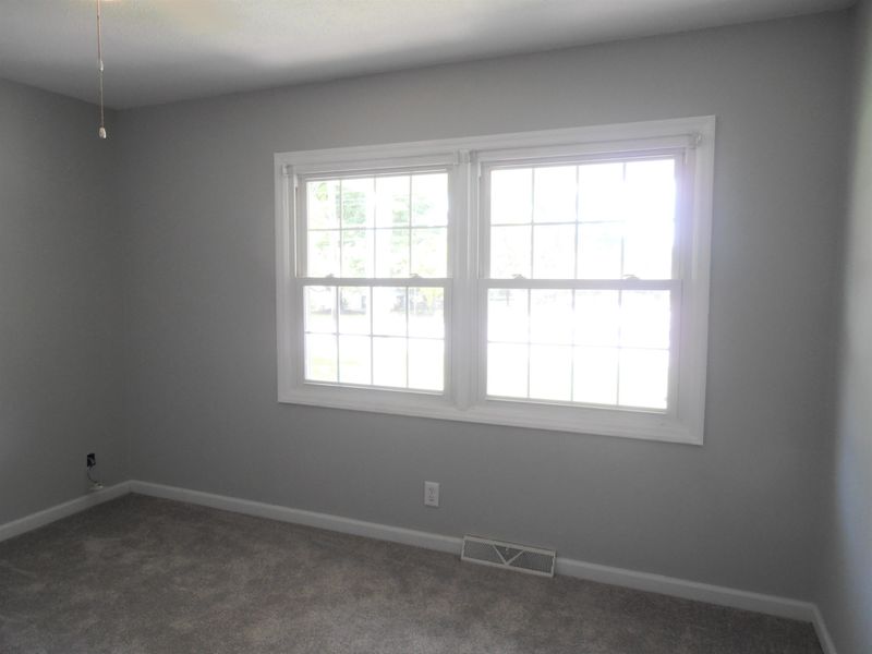 1702 Lakeshore Dr, Dunn, NC 28334