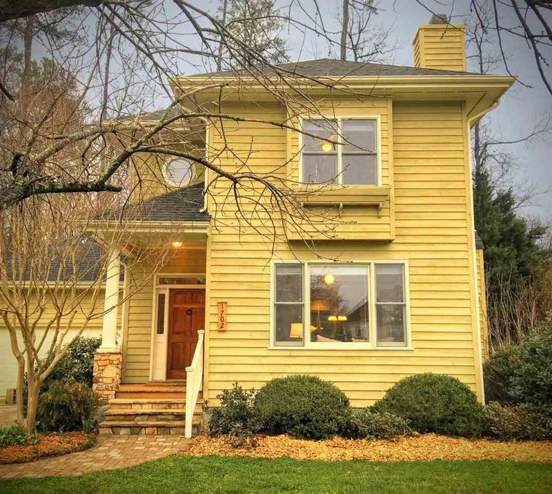 1702 Meeting St, Durham, NC 27705