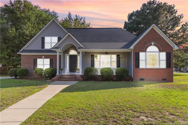 1702 Secretariat Pl, Hope Mills, NC 28348